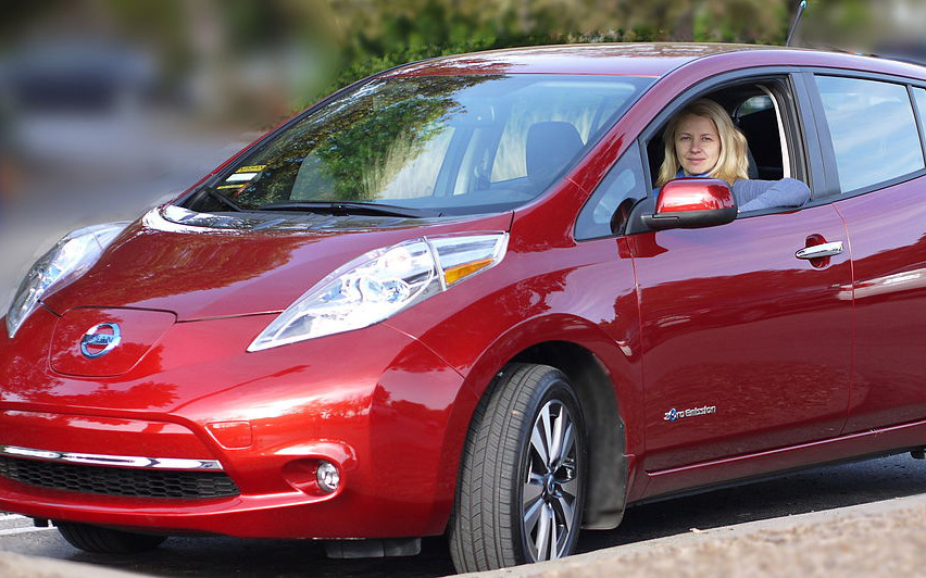 Nissan Leaf Electric Car Photo
